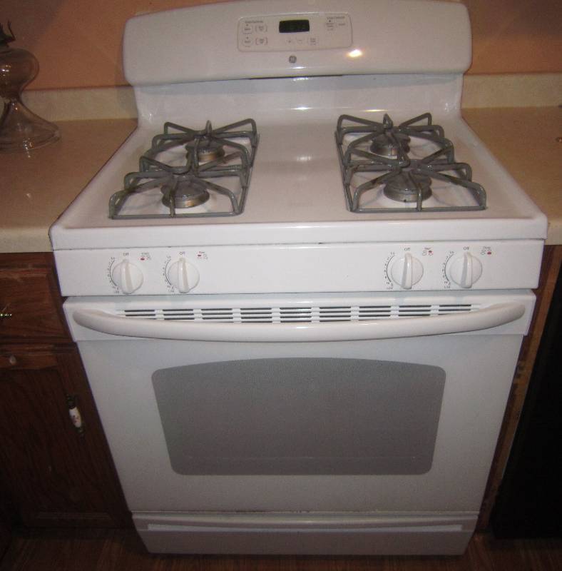 lot 10 image: White Stove GE - Works- Natural Gas