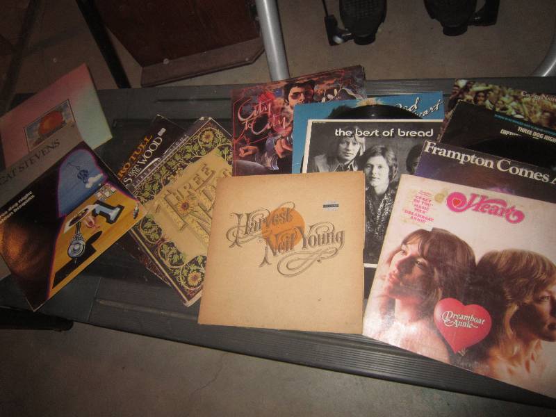 lot 36 image: Lot of Records