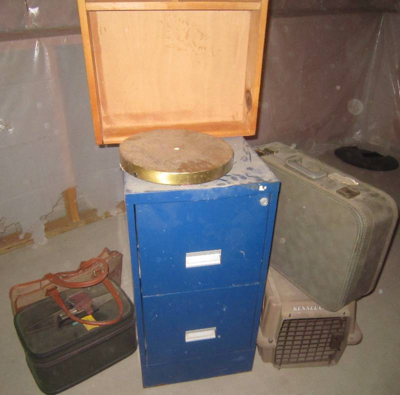 lot 42 image: Misc Lot