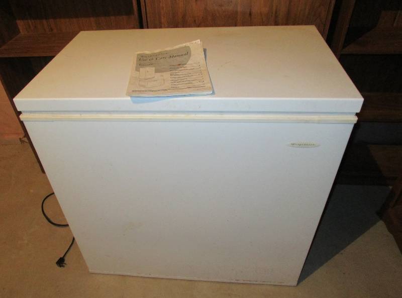lot 76 image: Frigidaire Chest Freezer in Good Condition
