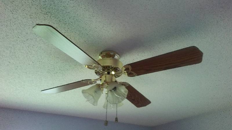 lot 97 image: Ceiling Fan Light Fixture