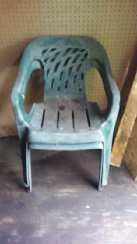 lot 113 image: 2 Green Chairs