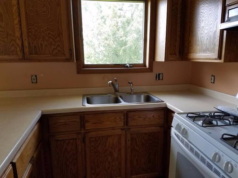 lot 121 image: Counter Tops (Great for cabin, laundry room or garage)