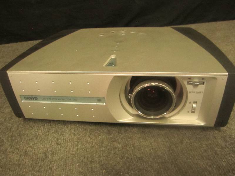 Sanyo LCD Theater Projector Z2 ...