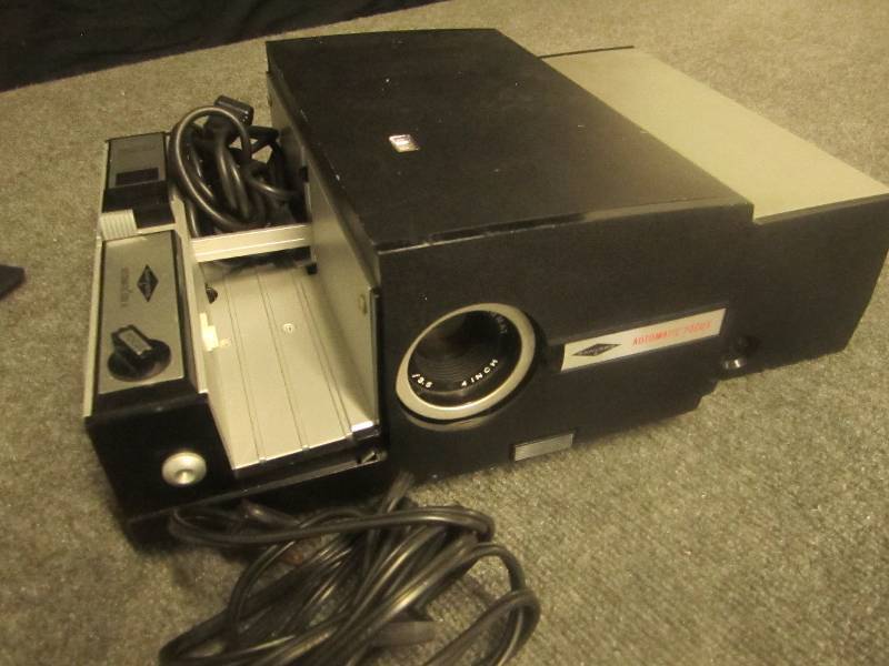 Sawyers automatic focus projector...