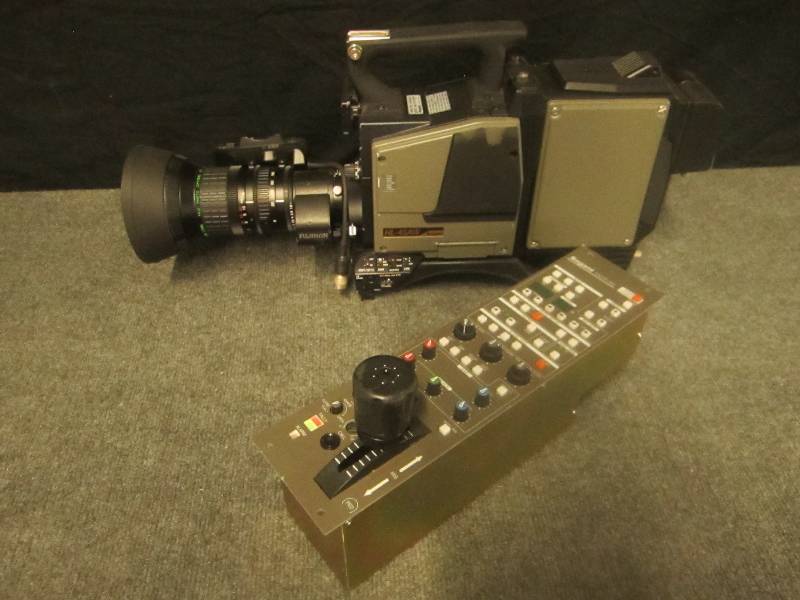 Ikegami HL-45AW professional video ...