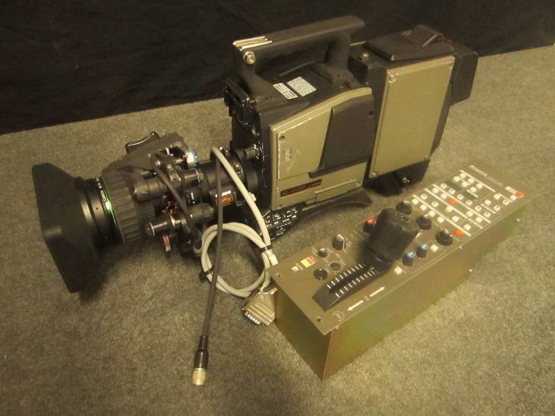 Ikegami HL-45AW professional video ...