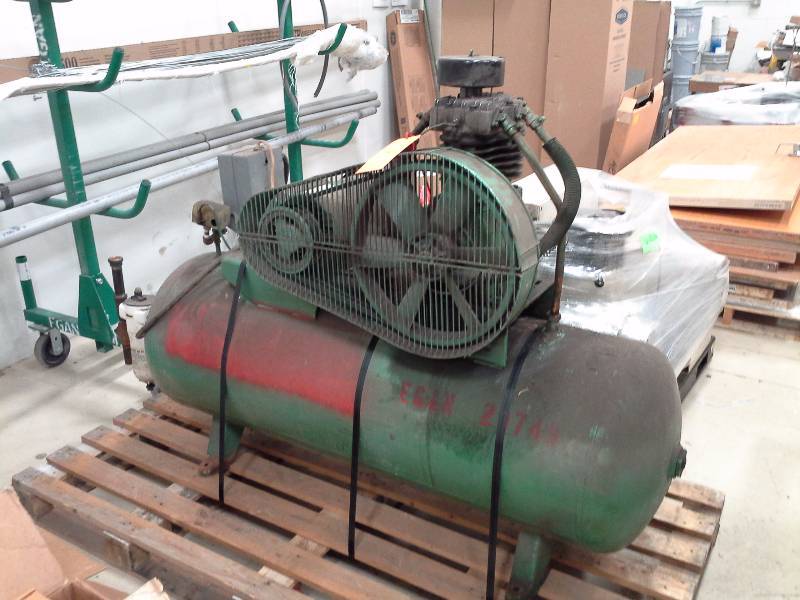 lot 5 image: SpeedAire Air Compressors - 5HP