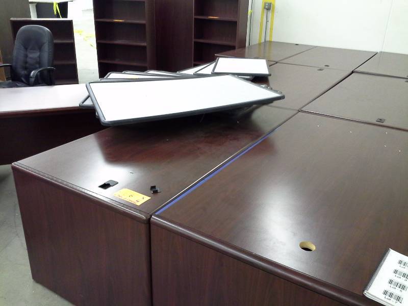 lot 6 image: Set of 4 Matching Wooden Office Desks