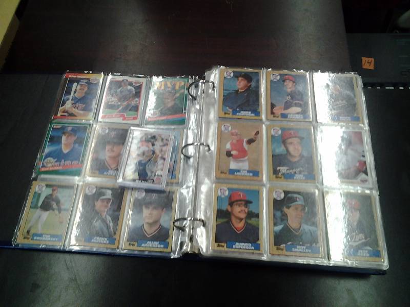 Album Of Trading Cards-1987 MN Twins