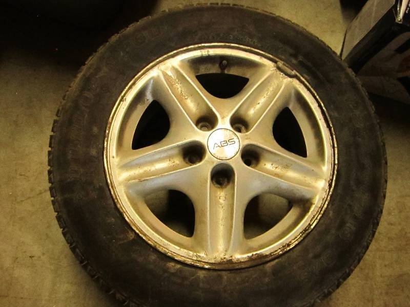 Tire p225-60r1697s...