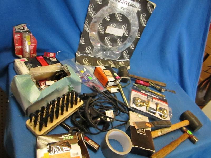 Lot of tools matches electrial cord...