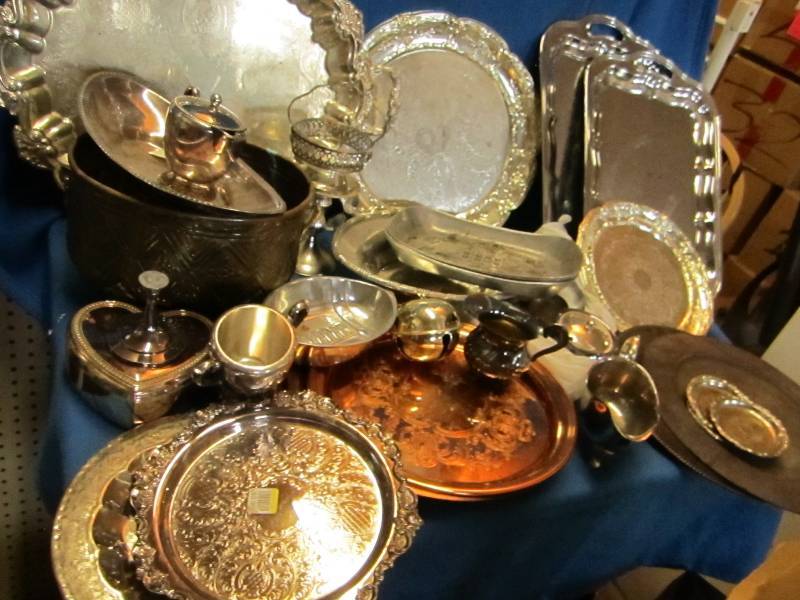 Lot of metal serving wear, most are...