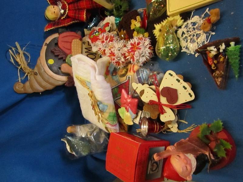 Box of thanks giving dcor...