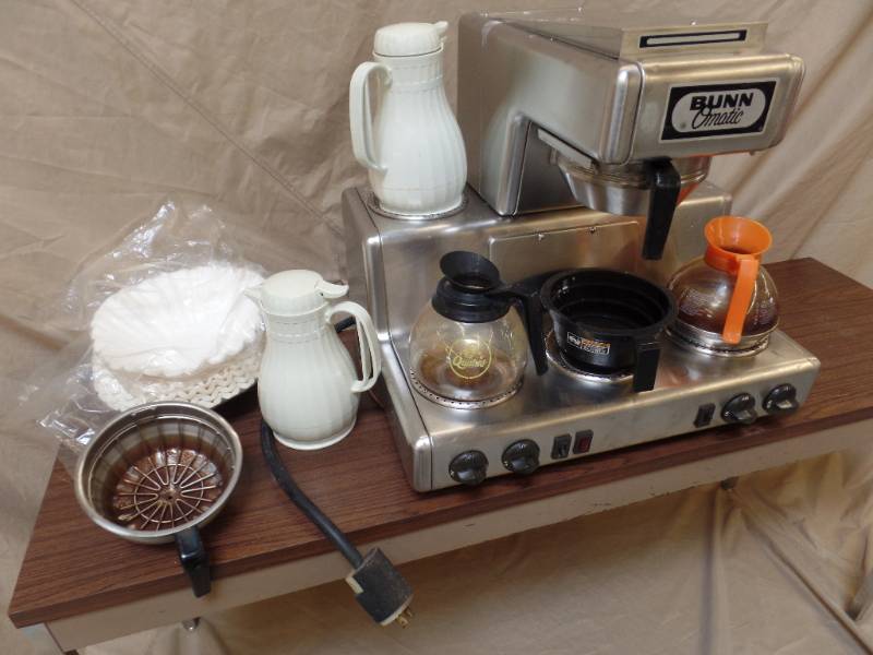 Bunn O Matic Coffee Maker and Accessories