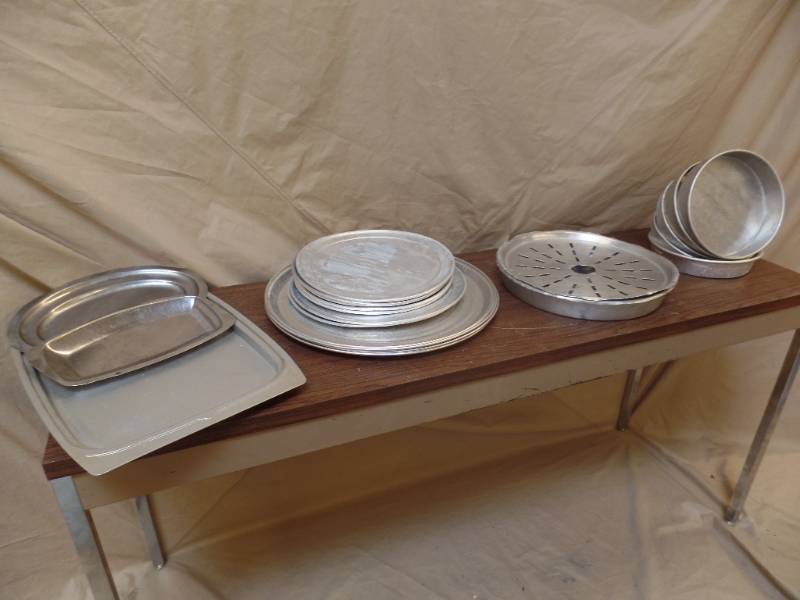 Trays and Round Pans