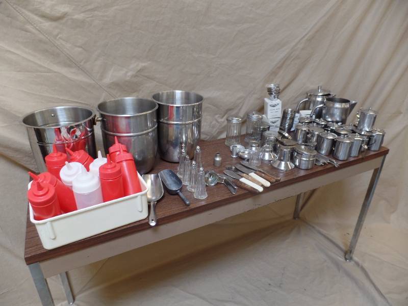 Accessories and Condiment Containers