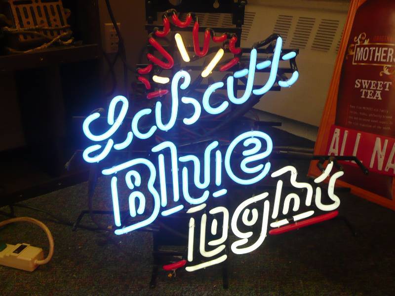 LABATTS BLUE NEON LIGHT - WORKS WELL