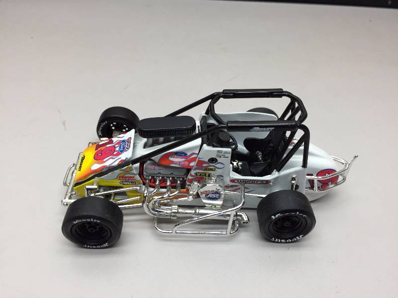 lot 16 image: TONY STEWART MIDGET XTREME 2000 124 SCALE