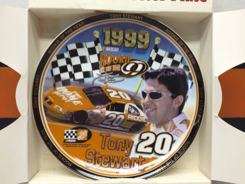lot 22 image: TONY STEWART 1999 ROOKIE OF THE YEAR COLLECTOR PLATE