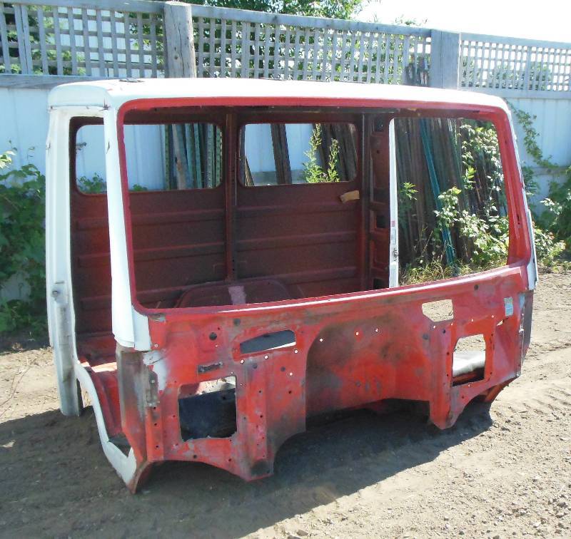 lot 13 image: Freightliner FL Series Cab Shell for FL60 FL70 FL80