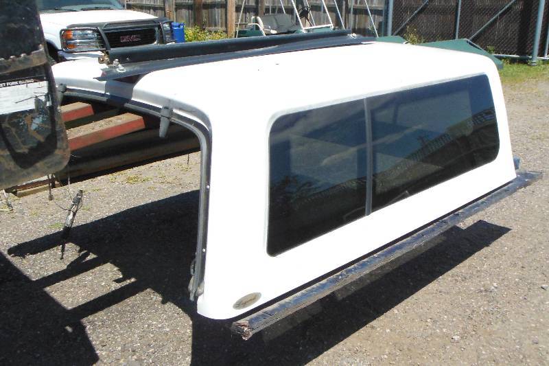 lot 91 image: White Legend Series Short-bed Truck Topper 73 L x 70 OD Width (approx.) - No rear glass