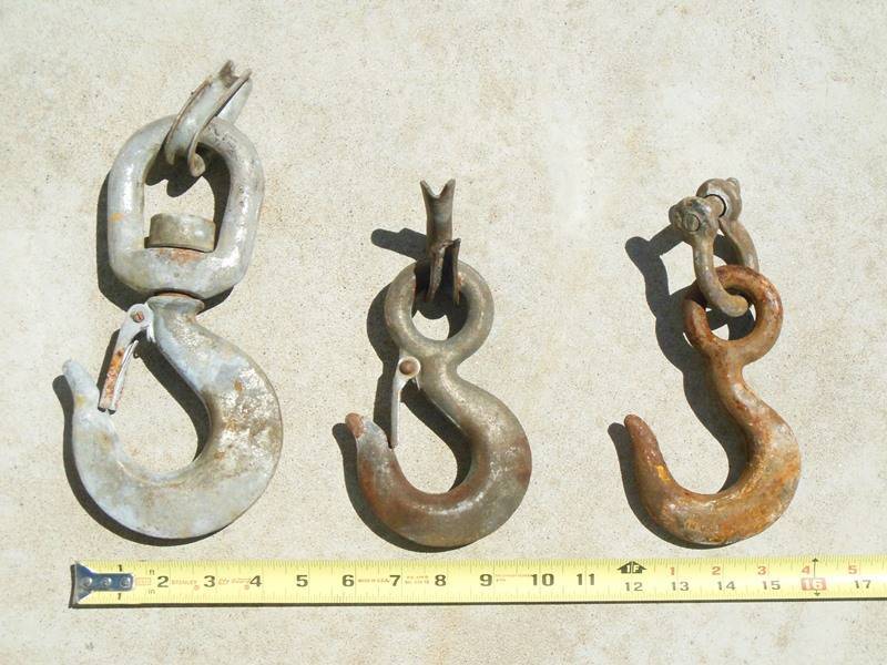 lot 30 image: Three 3 Ton Hooks