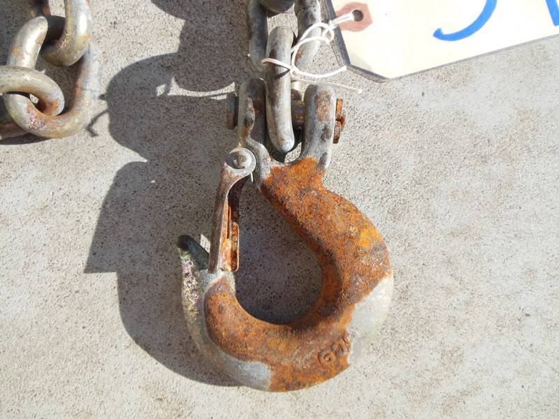 lot 39 image: G70 Hook with Latch and Forged Hook (38) with approx. 11 11 of chain