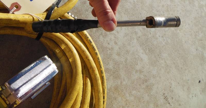 lot 41 image: Roadmaster 50 ft Air Hose with Air Chuck
