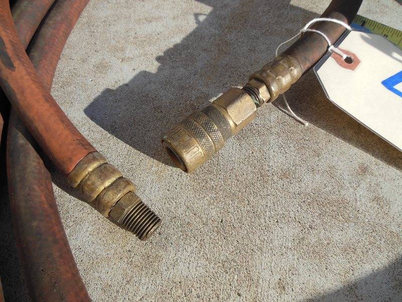 lot 43 image: 25 ft Air Hose with MILTON M Style Kwik Change Coupler