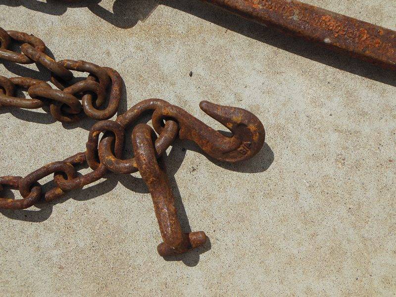 lot 59 image: 5400 lb W.L.L.  G7 J Hook with approx. 10 of chain and 2 piece grab cluster - BA Products Co