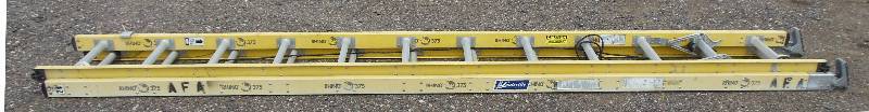 lot 3 image: 24 ft Louisville Extension Ladder