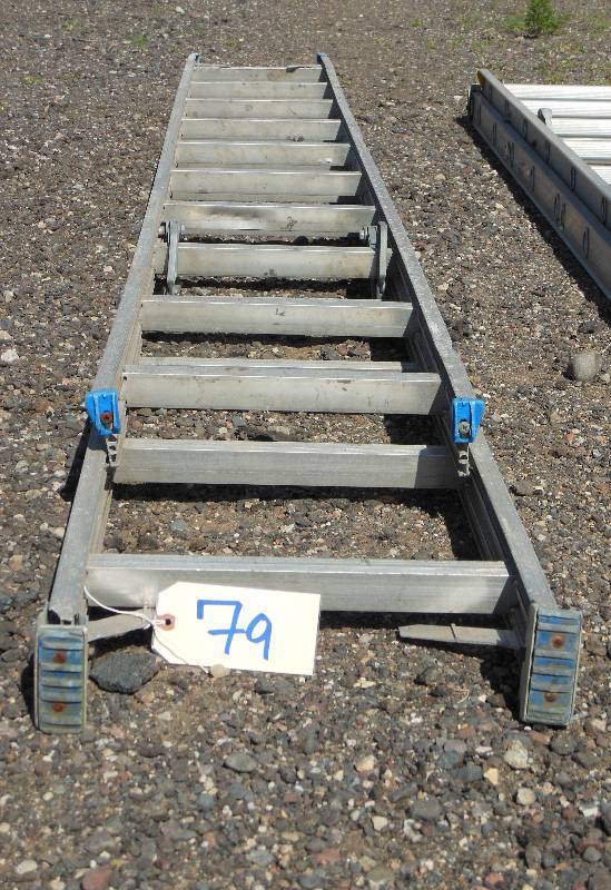 lot 79 image: Daymond Ltd Extension Ladder - approximately 20 ft TTL Length - NO rope or pulley
