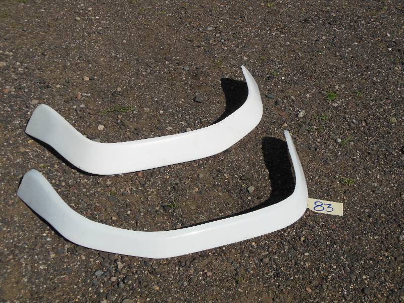 lot 83 image: Pair of white fiberglass fender well flares for tow truck, hauler body, tow body, etc.