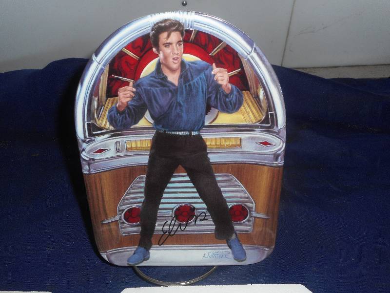 BLUE SUADE SHOES ELVIS PRESLEY PLATE