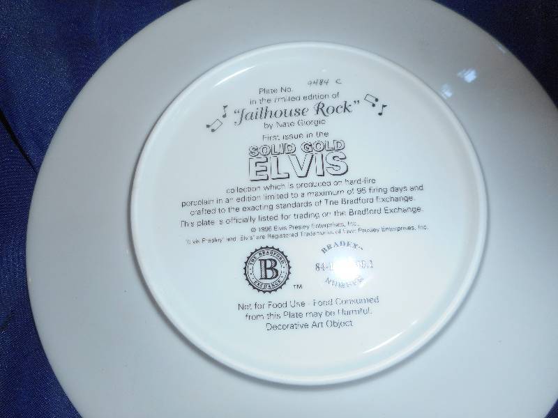 ELVIS PRESLEY COLLECTOR PLATE