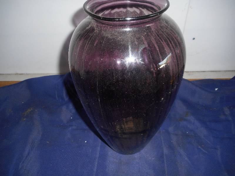 PURPLE GLASS VASE