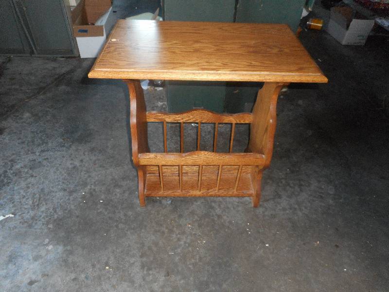 SOLID OAK BAR STOOL