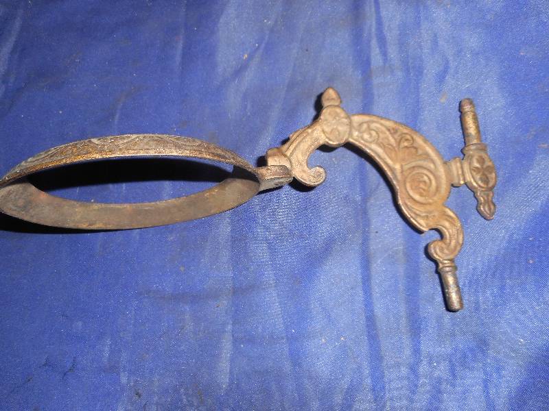 ANTIQUE BRASS OIL LAMP HOLDER