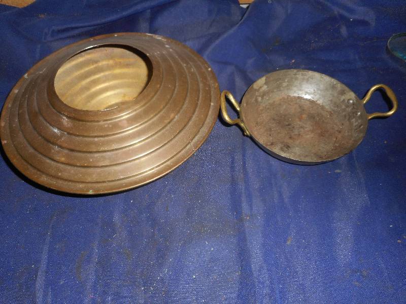 VINTAGE BRASS POT AND COPPER POT