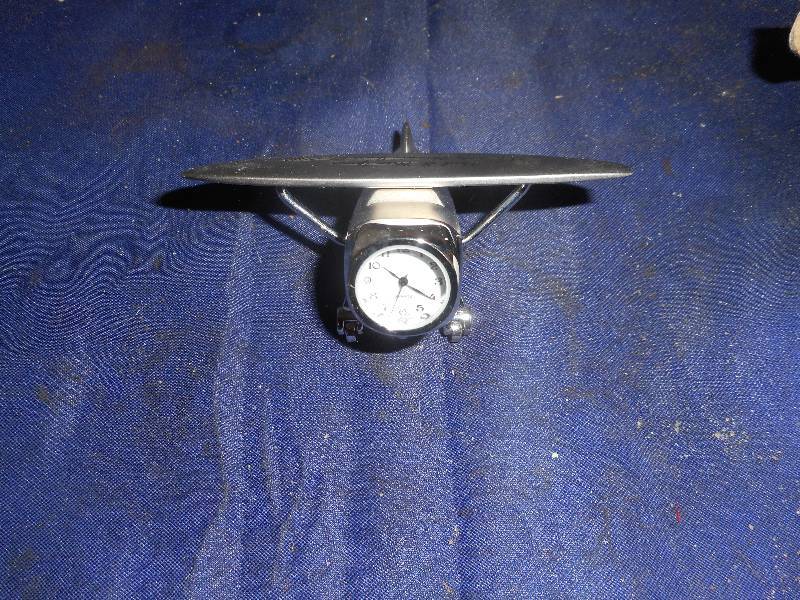 COLLECTIBLE MINI CLOCK