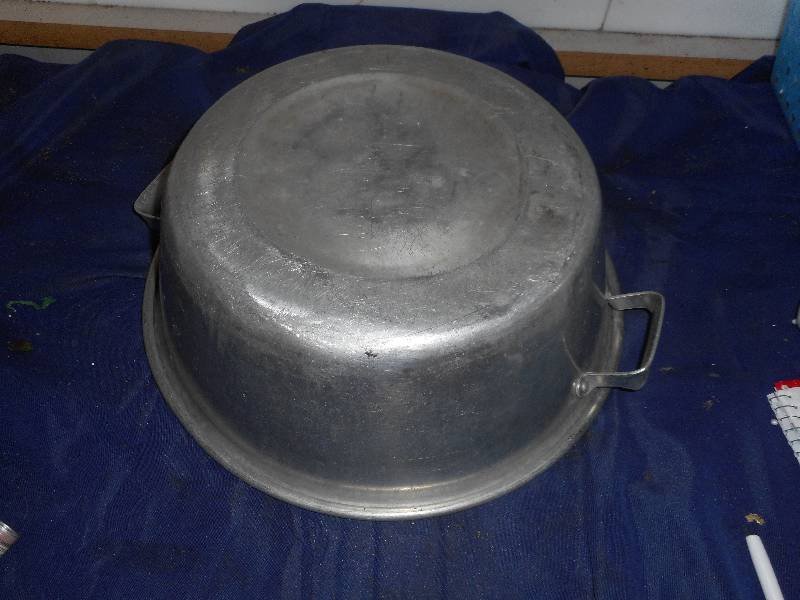 VINTAGE METAL BASIN