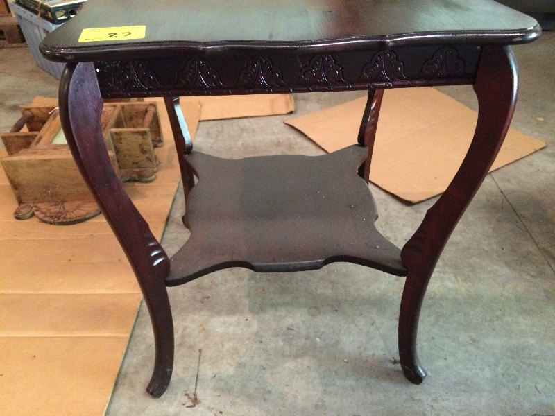 Vintage End Table - Beautiful Piece
