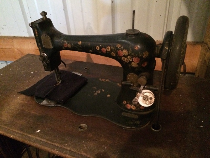 Antique Vintage Sewing Machine