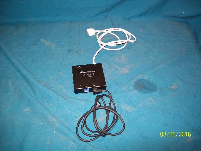 lot 9 image: Pioneer CD-IB100II iPod ADAPTER with iPod Cable & IPbus Out Cable.
