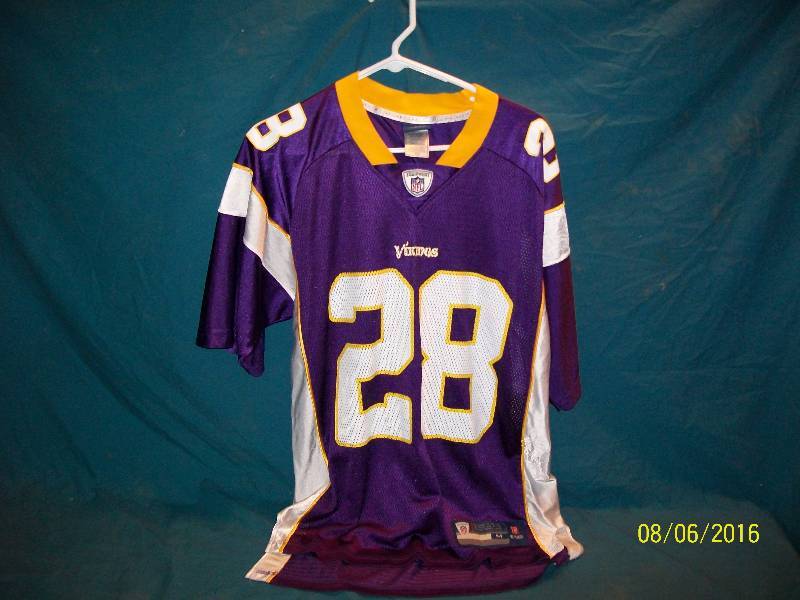 lot 17 image: Viking #28 Peterson Medium NFL On Field Viking Jersey #28 Peterson