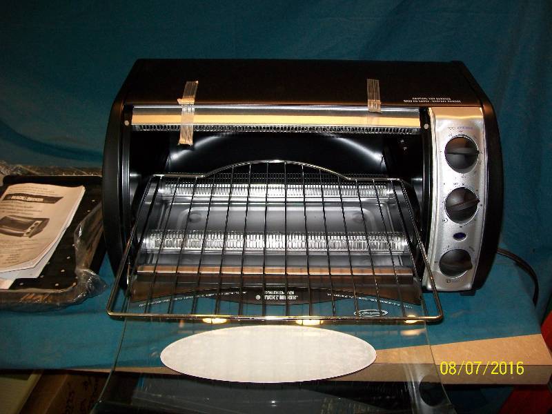 Black Decker Toaster Oven. Model# CTO649. Extra Large Capacity