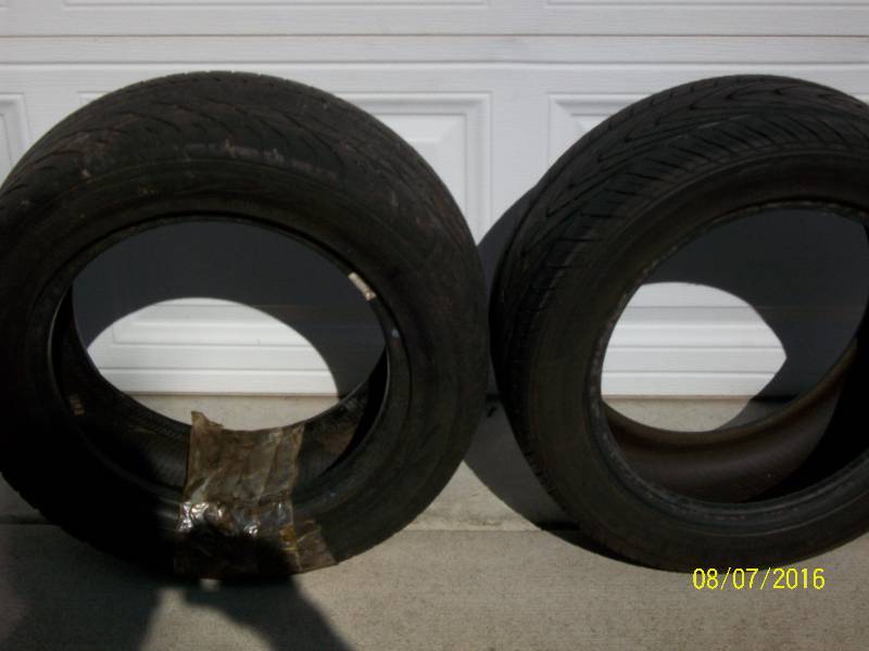 lot 66 image: 2 Car Tires A)Kumho Ecsta AST 20550 R15 86H. B)Goodyear Eagle 19660R15 88V All Season Tire