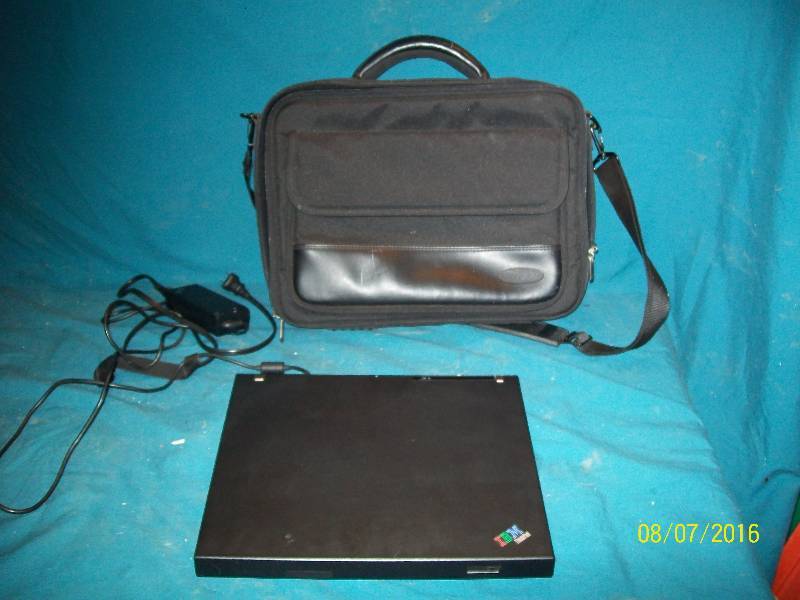 lot 30 image: IBM THINKPAD With Dynex computer bag.