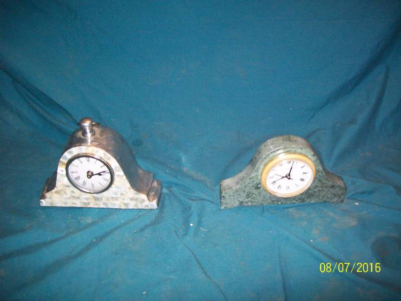 lot 36 image: 2 Mantle Clocks A)Green Gallary Collection & B)Pearl Mozaic Silver